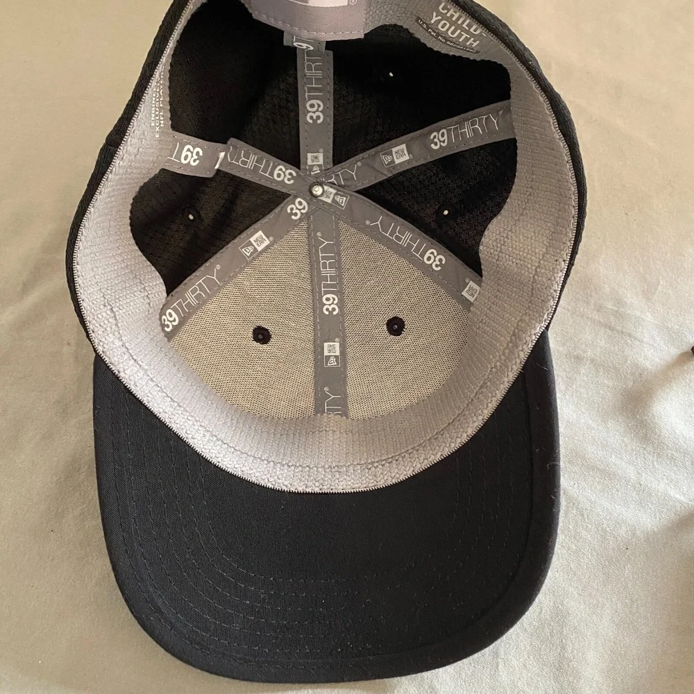 Pittsburgh Steelers‎ Child Youth Size New Era Fitted Hat Metal NFL Medallion